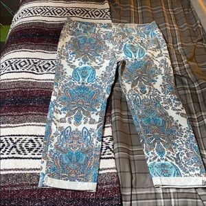 Pattern crop pants
